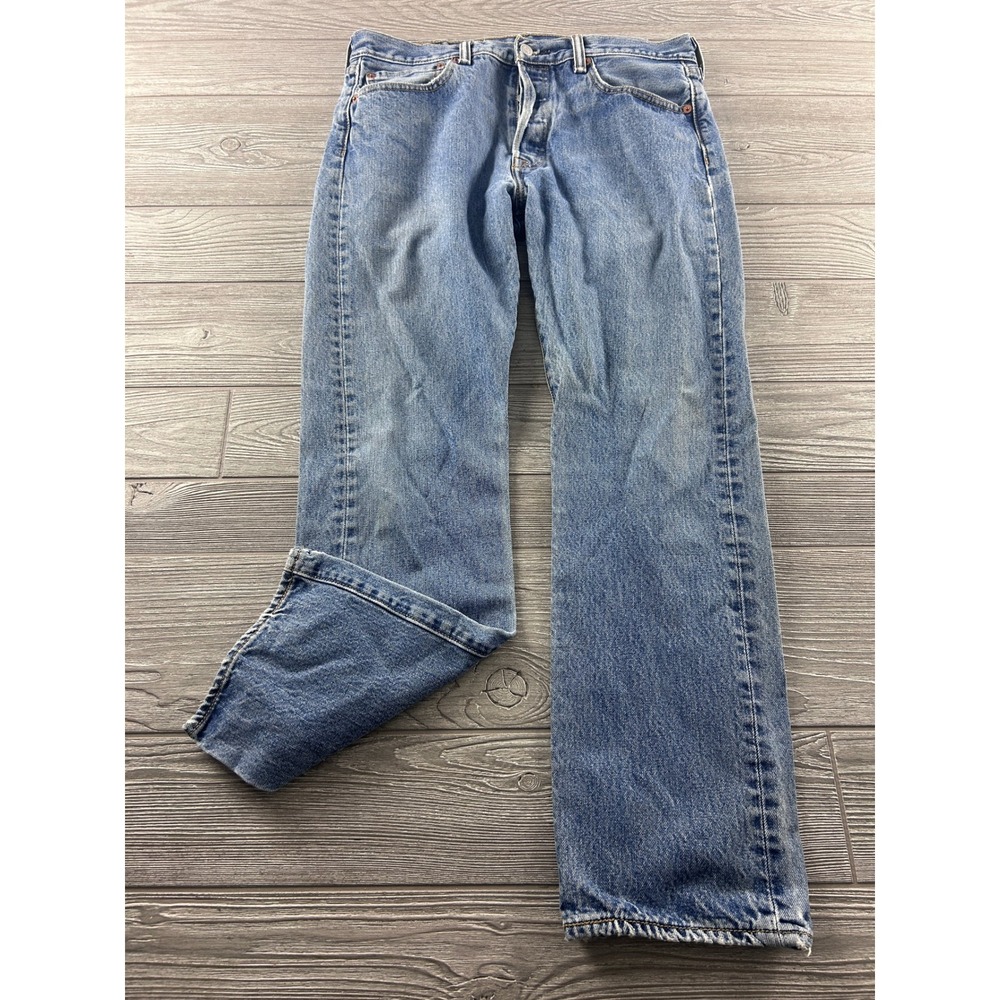 Levis 501 Original Fit Button Fly Jeans Medium Wash Blue Denim 33x30 Mens